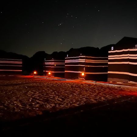 לינה וארוחת בוקר וואדי רם Bedouin Memories Camp מראה חיצוני תמונה