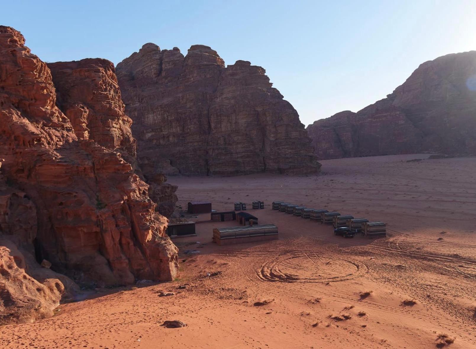 לינה וארוחת בוקר וואדי רם Bedouin Memories Camp מראה חיצוני תמונה