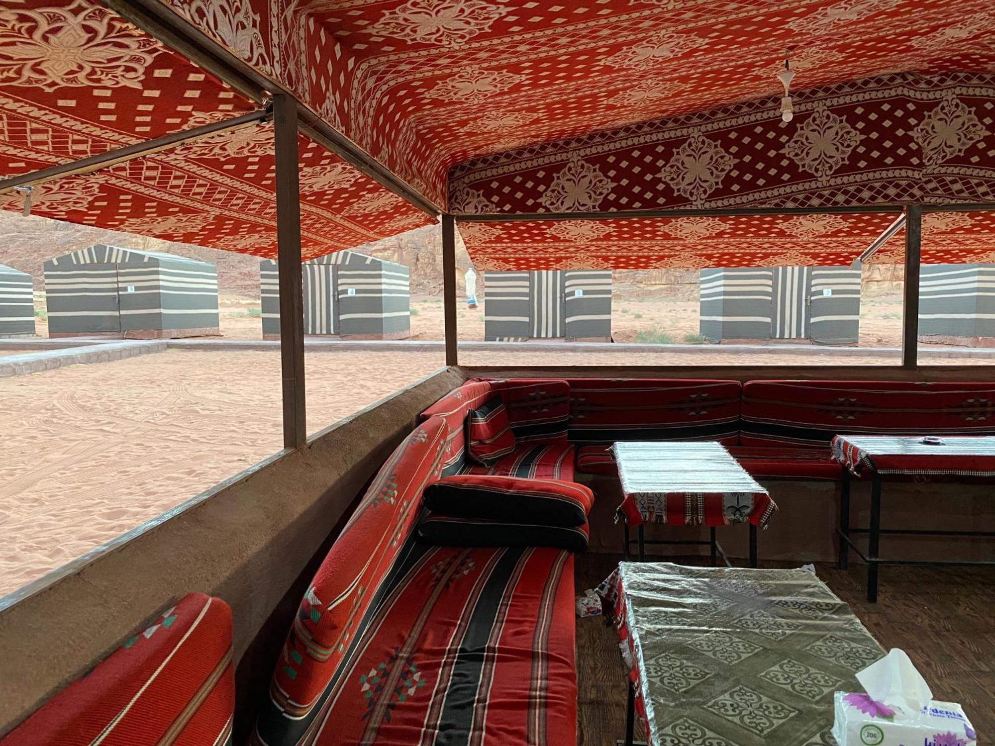 לינה וארוחת בוקר וואדי רם Bedouin Memories Camp מראה חיצוני תמונה