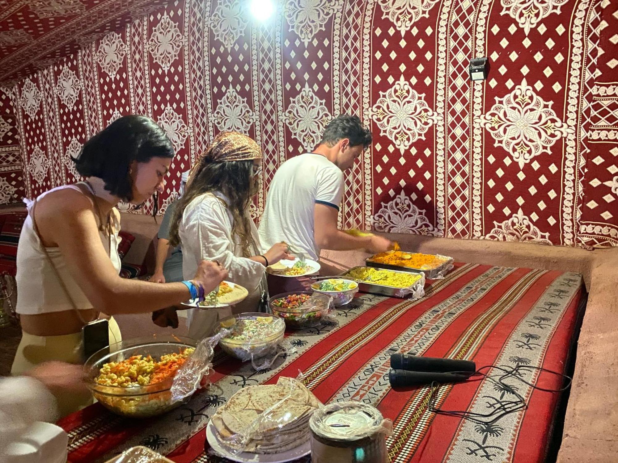 לינה וארוחת בוקר וואדי רם Bedouin Memories Camp מראה חיצוני תמונה