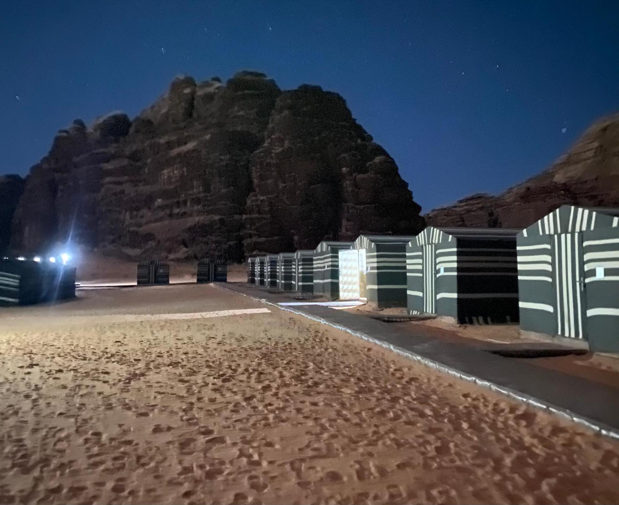 לינה וארוחת בוקר וואדי רם Bedouin Memories Camp מראה חיצוני תמונה