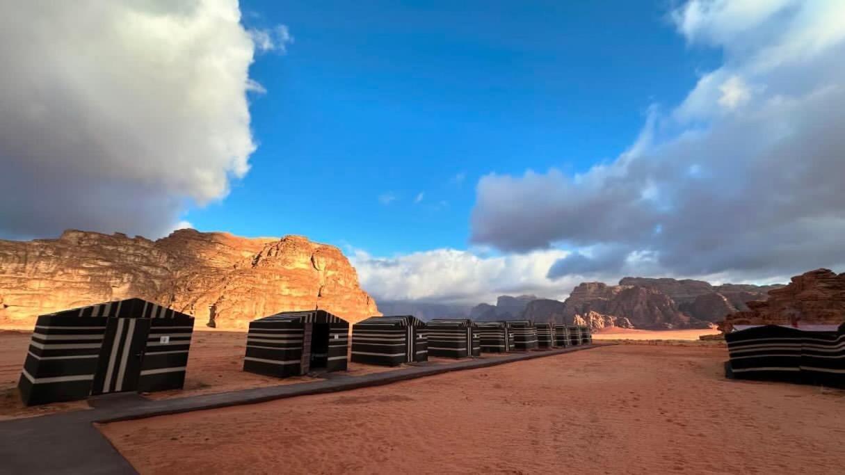 לינה וארוחת בוקר וואדי רם Bedouin Memories Camp מראה חיצוני תמונה