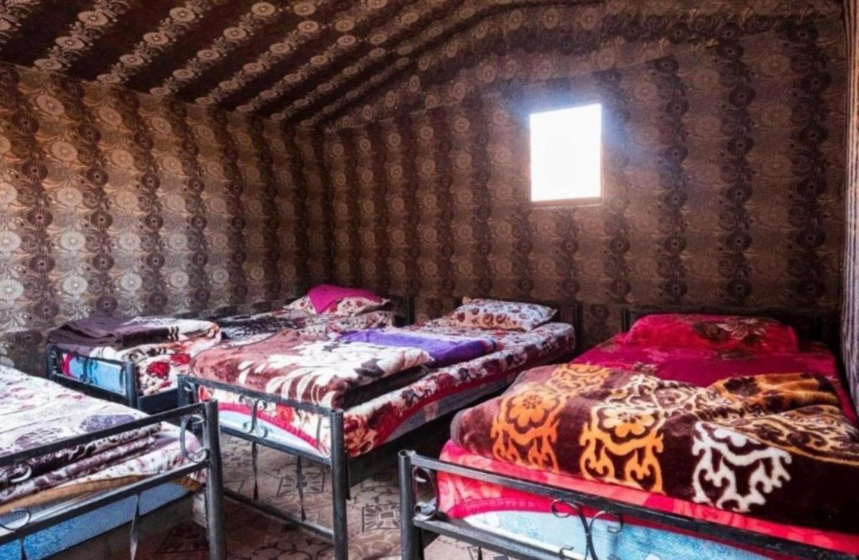לינה וארוחת בוקר וואדי רם Bedouin Memories Camp מראה חיצוני תמונה
