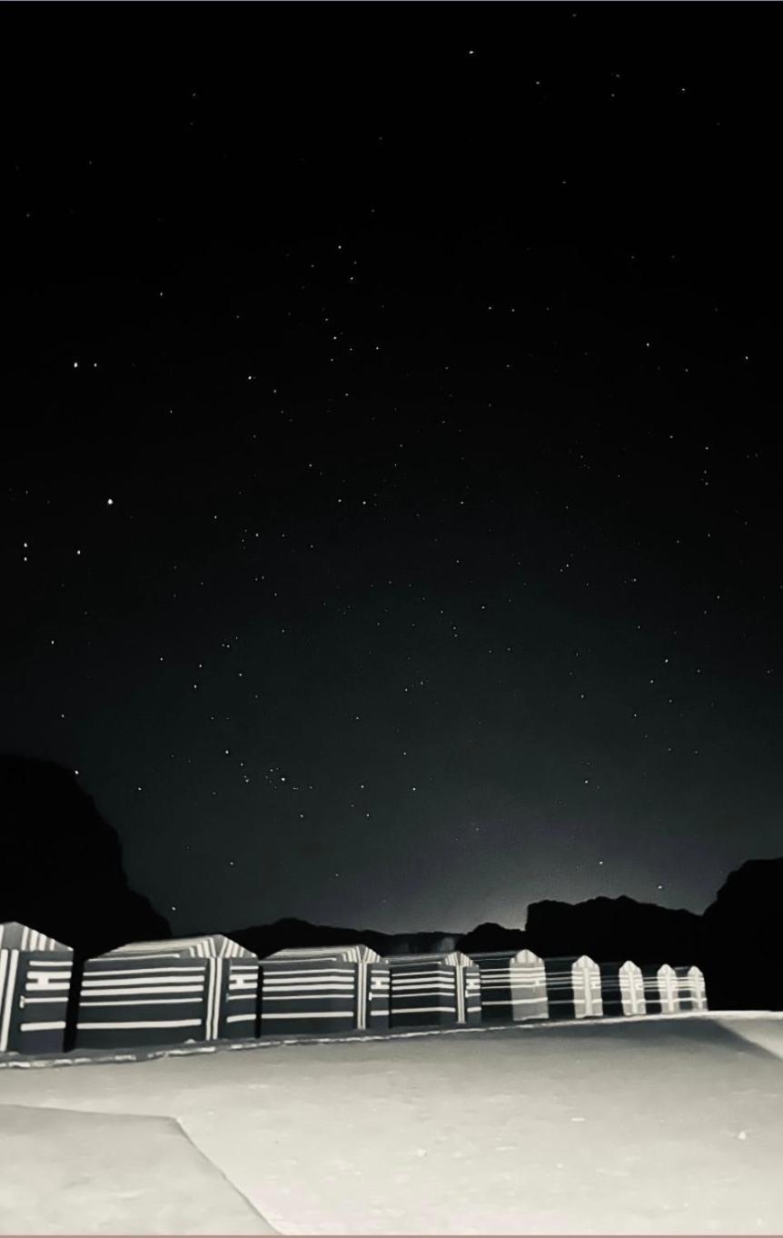 לינה וארוחת בוקר וואדי רם Bedouin Memories Camp מראה חיצוני תמונה